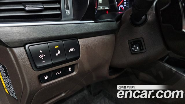 Kia K7 2018 — photo 19