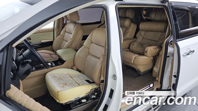 Kia Canival 2017 — photo 10