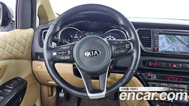 Kia Canival 2017 — photo 14