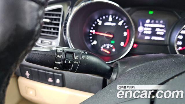 Kia Canival 2017 — photo 18