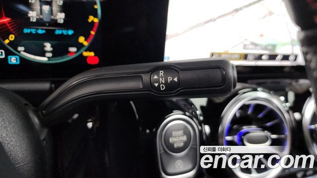 Mercedes-Benz GLA-Class 2022 — photo 9