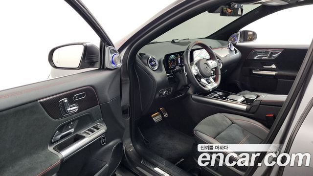 Mercedes-Benz GLA-Class 2022 — photo 10