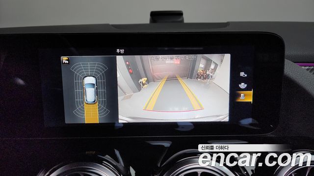 Mercedes-Benz GLA-Class 2022 — photo 15