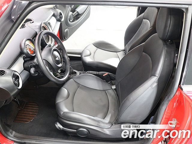 Mini Cooper 2012 — photo 18