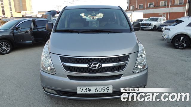 Hyundai Starex 2011 — photo 2