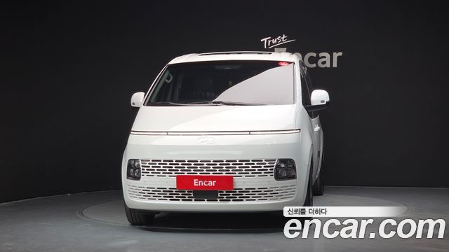 Hyundai Staria 2025 — photo 3