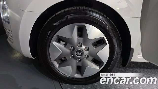Hyundai Staria 2025 — photo 5