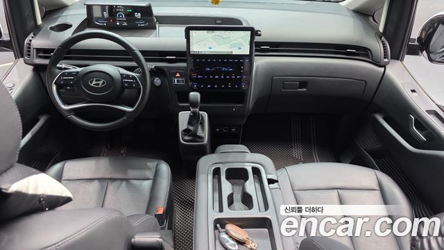 Hyundai Staria 2025 — photo 7
