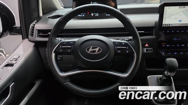 Hyundai Staria 2025 — photo 13