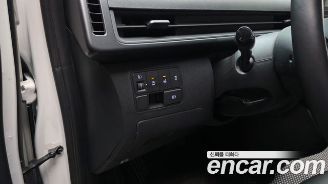 Hyundai Staria 2025 — photo 15
