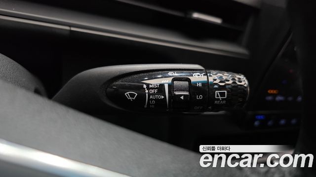 Hyundai Staria 2025 — photo 17