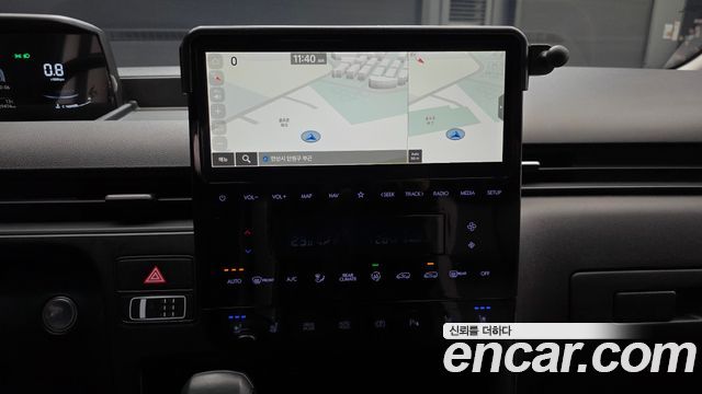 Hyundai Staria 2025 — photo 18