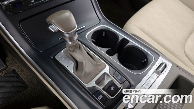 Kia Canival 2021 — photo 9