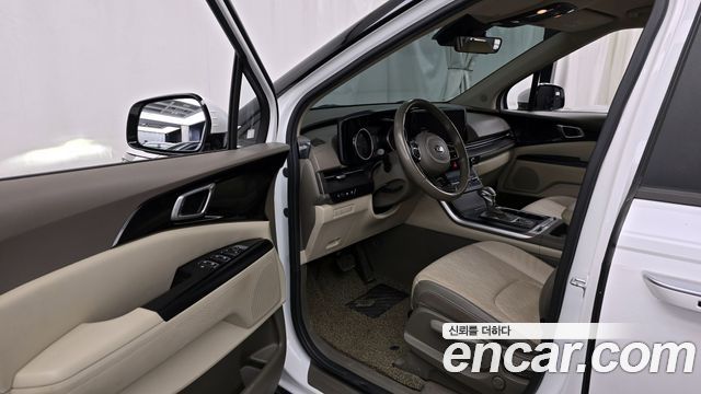 Kia Canival 2021 — photo 10