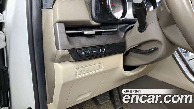 Kia Canival 2021 — photo 17