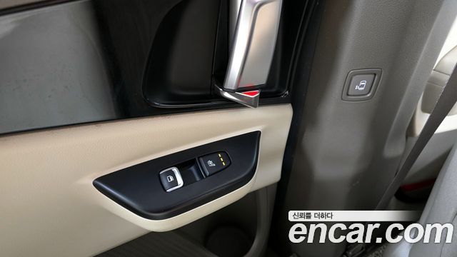 Kia Canival 2021 — photo 19
