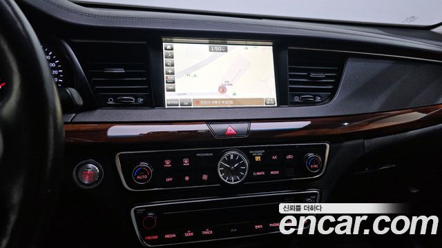 Kia K7 2016 — photo 17