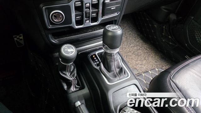 Jeep Wrangler 2018 — photo 9