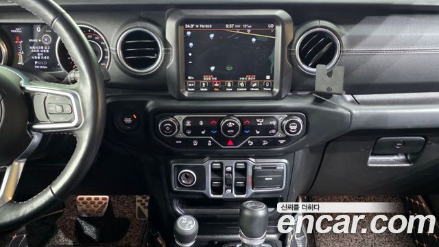 Jeep Wrangler 2018 — photo 14
