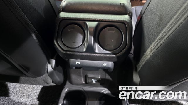 Jeep Wrangler 2018 — photo 19