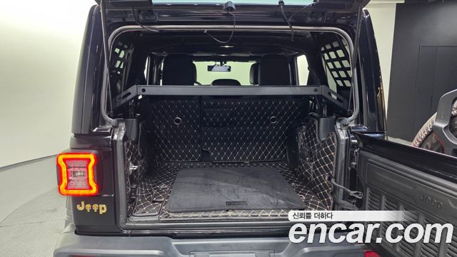 Jeep Wrangler 2018 — photo 20