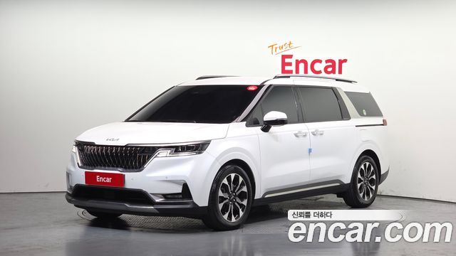 Kia Canival 2023 — photo 1