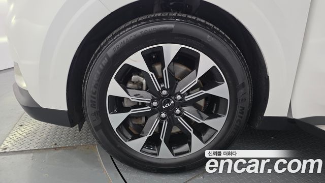 Kia Canival 2023 — photo 5