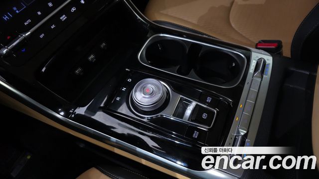 Kia Canival 2023 — photo 9