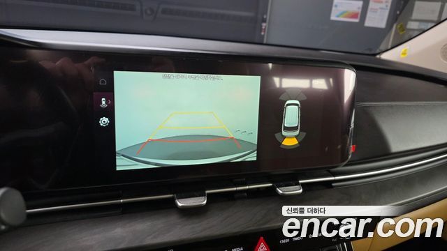 Kia Canival 2023 — photo 17