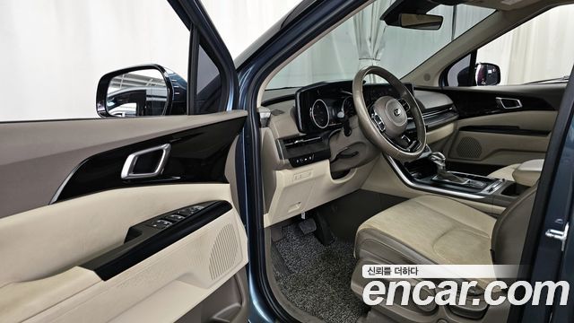 Kia Canival 2021 — photo 10