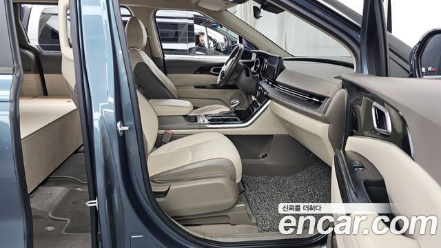 Kia Canival 2021 — photo 11