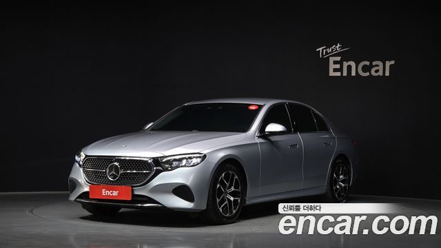 Mercedes-Benz E-Class 2025 — photo 1