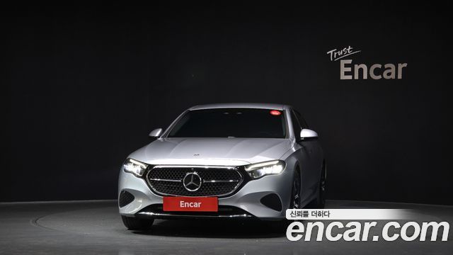 Mercedes-Benz E-Class 2025 — photo 3
