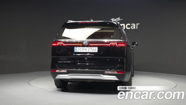 Kia Canival 2021 — photo 4