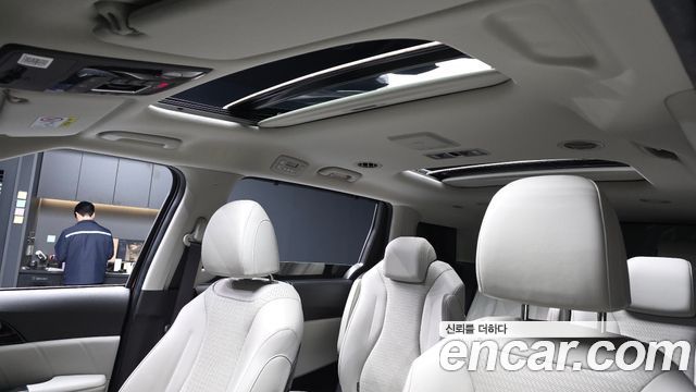 Kia Canival 2021 — photo 18