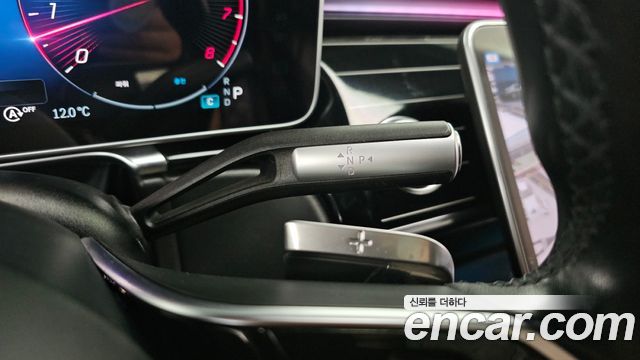 Mercedes-Benz S-Class 2022 — photo 9