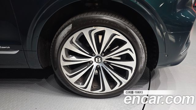 Bentley Bentayga 2024 — photo 5