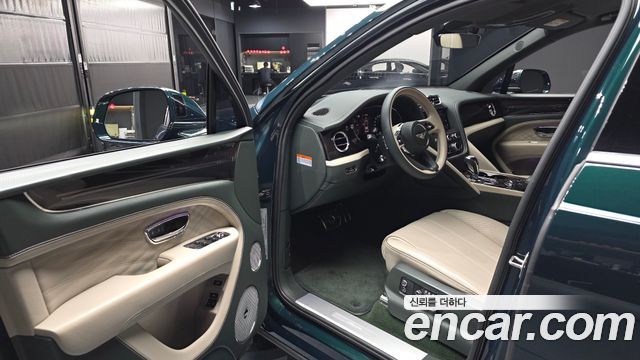 Bentley Bentayga 2024 — photo 10