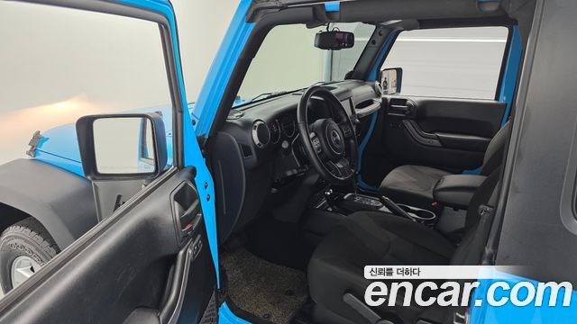 Jeep Wrangler 2017 — photo 11