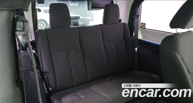 Jeep Wrangler 2017 — photo 12