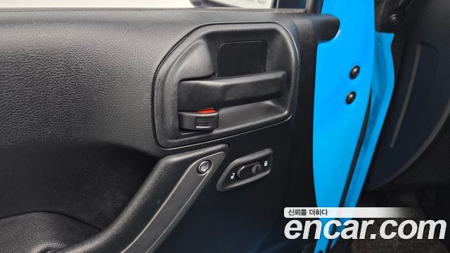Jeep Wrangler 2017 — photo 17
