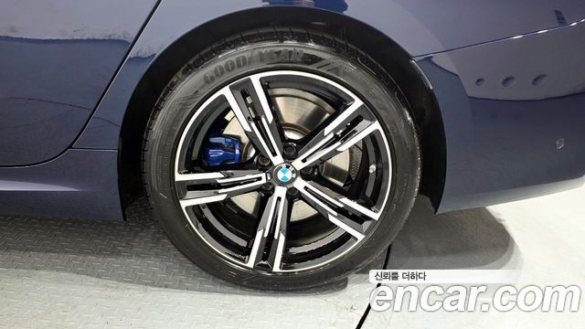 BMW 3-Series 2025 — photo 5