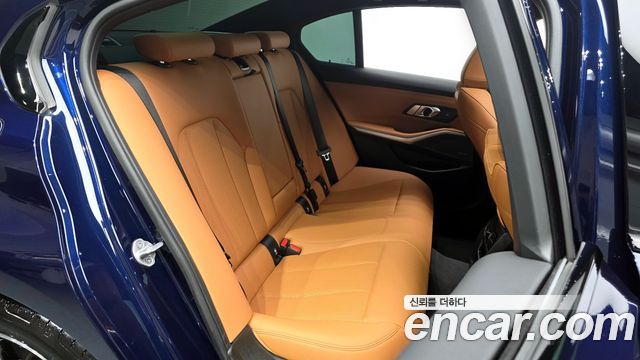 BMW 3-Series 2025 — photo 12