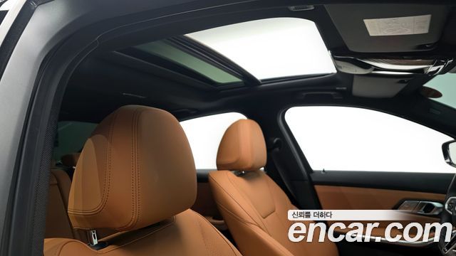 BMW 3-Series 2025 — photo 18