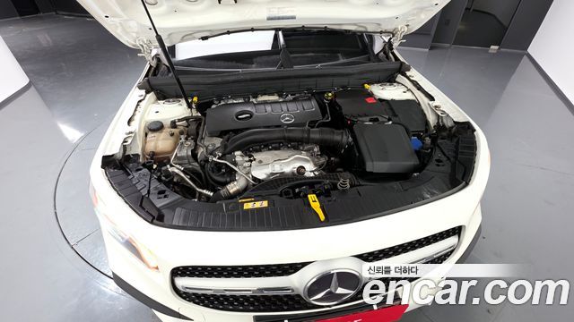 Mercedes-Benz GLB-Class 2021 — photo 6