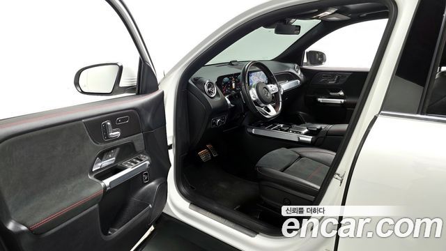 Mercedes-Benz GLB-Class 2021 — photo 10