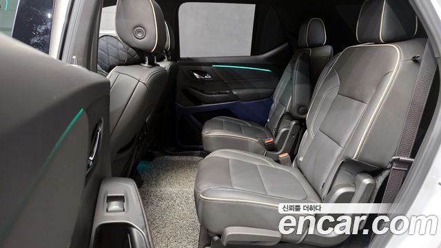 Chevrolet Korea Traverse 2023 — photo 12