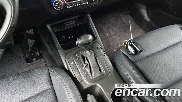 Kia K3 2015 — photo 9