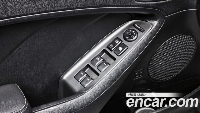 Kia K3 2015 — photo 17