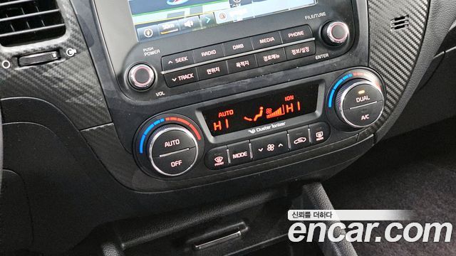 Kia K3 2015 — photo 18
